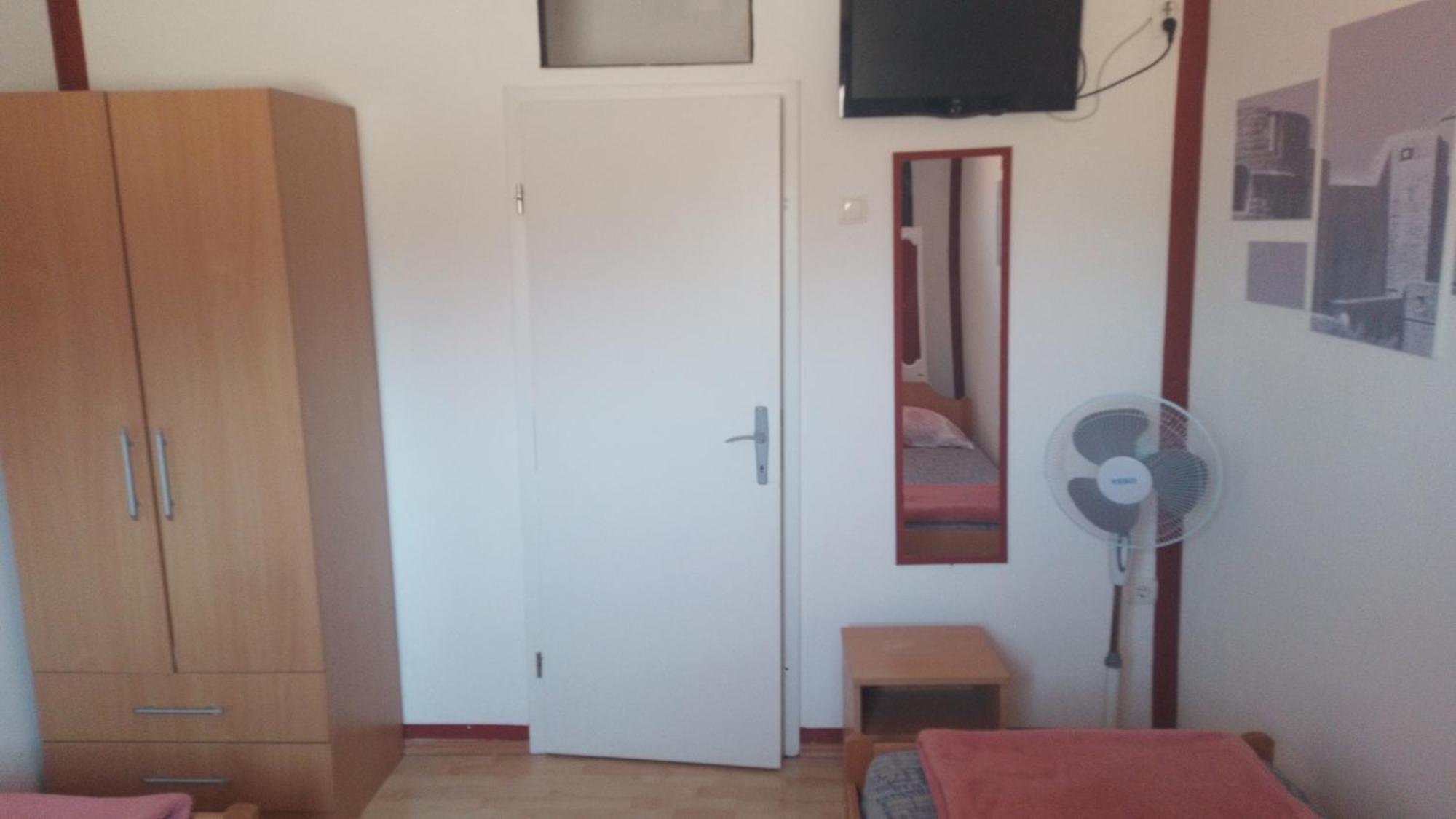 Red Apartman Trebinje Buitenkant foto