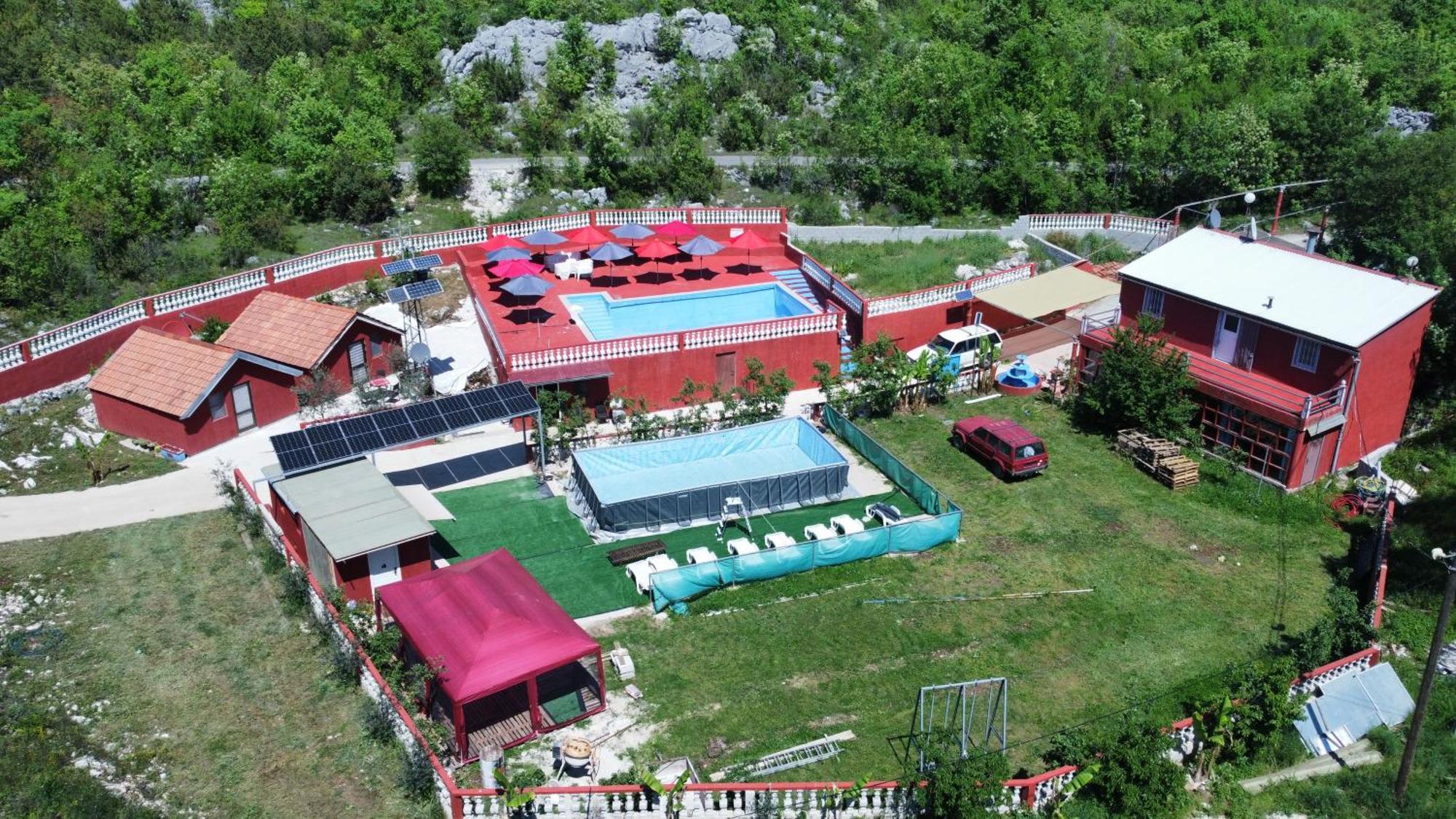 Red Apartman Trebinje Buitenkant foto